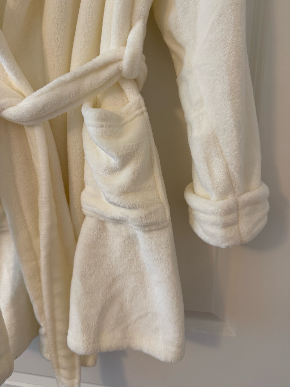 Etoile Plush Bath Robe White - Picture 2 of 6